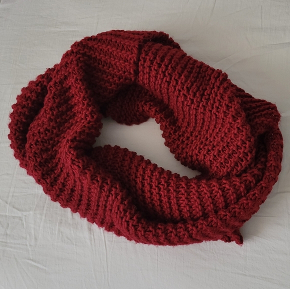 💛[3/$15] H&M Chunky Knit Infinity Circle Scarf - Picture 2 of 3